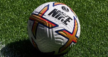 الدورى الإنجليزى يكشف عن الكرة الرسمية لموسم 2022-2023
