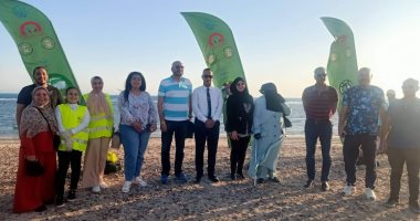 "كنوز الأرض الحمراء".. مبادرة للقضاء على المخلفات البلاستيكية في شواطئ جنوب سيناء