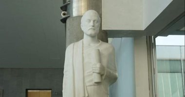 تعرف على تمثال "ديميتريوس الفاليرى" أهم مقتنيات مكتبة الإسكندرية
