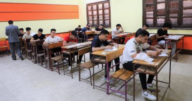 طلاب الثانوية العامة يؤدون غدا امتحان الديناميكا لشعبة علمى رياضيات