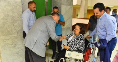محافظ أسيوط يلتقى رئيس لجنة الإعاقة بالمجلس القومى للمرأة.. فيديو