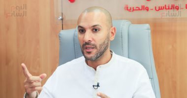 المخرج العالمى محمد دياب يغازل أشقاءه بعد نجاح مسلسل "تحت الوصاية"