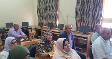 رئيس منطقة كفر الشيخ الأزهرية يناقش سبل تلافي السلبيات في امتحانات الثانوية