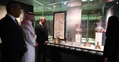 السعودية نيوز | 
                                             وفد رسمي من وزارة السياحة والآثار يزور معرض شطر المسجد في السعودية
                                        