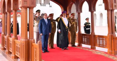 مراسم استقبال رسمية للرئيس السيسي فور وصوله سلطنة عُمان (فيديو)