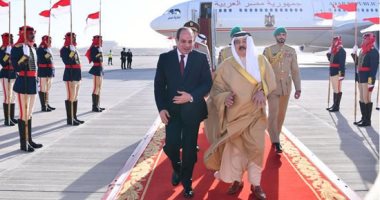 متحدث الرئاسة: ملك البحرين يستقبل الرئيس السيسى بمطار المنامة