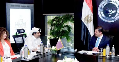 رئيس هيئة الاستثمار يستقبل المدير التنفيذى لـ"غرفة تجارة وصناعة قطر" 