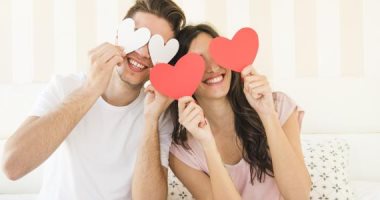 لو في توتر وملل في العلاقة.. 7 حيل تساعد على تجديد الحياة الزوجية 