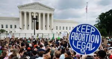 أسوشيتدبرس: تصويت الإجهاض بكنساس يمنح الديمقراطيون أملا بالانتخابات النصفية
