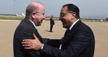 مراسم استقبال رسمية لرئيس الوزراء فور وصوله الجزائر لرئاسة اللجنة المشتركة
