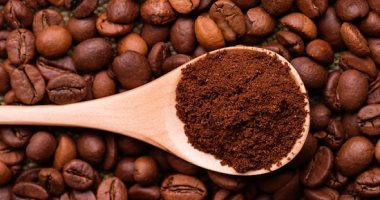 وصفات طبيعية من القهوة للعناية بالبشرة.. للتقشير وعلاج الهالات السوداء