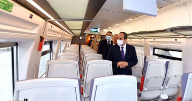 تتضمن Wi-Fi وشاشات عرض.. الرئيس السيسي يتفقد قطارات "تالجو" الإسبانية