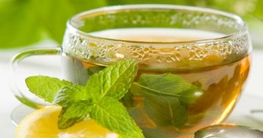 دراسة: الشاي الأخضر والتوت يساعدان في الوقاية من الخرف