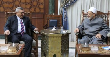 سفير جمهورية أرمينيا بالقاهرة يهنئ الإمام الأكبر بعيد الأضحى المبارك