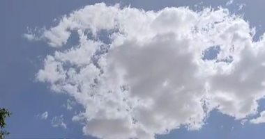السماء لوحة فنية.. سحب الصيف في الوادي الجديد ودرجة الحرارة 44.. فيديو