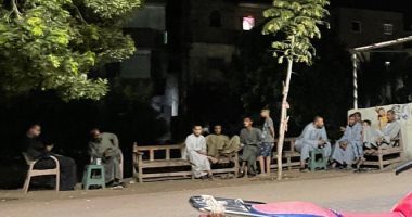 قرية الديمقراط بالأقصر تنتظر جثامين ضحايا حادث طريق سوهاج الصحراوى.. فيديو
