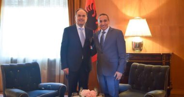  سفير مصر في تيرانا يسلم رئيس ألبانيا المنتخب رسالة تهنئة من الرئيس السيسي 