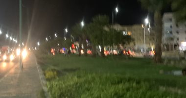 أحلى قعدة وسط الخضرة.. حديقة طريق المطار بالغردقة تستقبل الأسر ليلا ..فيديو