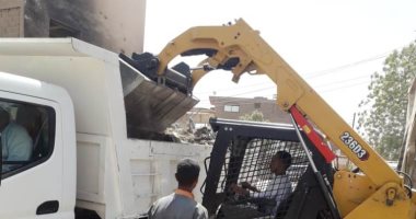 رفع 80 طنا من المخلفات والقمامة بشوارع إدفو بأسوان قبل عيد الأضحى ..صور