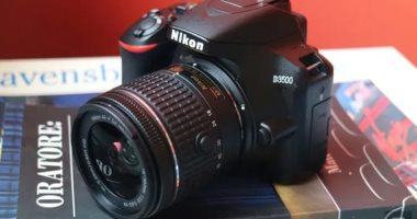 شركة Nikon توقف تطوير كاميرا DSLR .. التفاصيل 