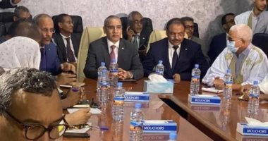الداخلية الموريتانية تجتمع مع ممثلى 22 حزبا سياسيا للتحضیر المبکر للانتخابات