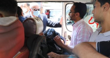 محافظ القاهرة يتفقد مواقف السرفيس لمتابعة التزام السائقين بالتعريفة الجديدة