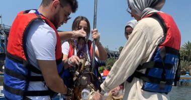 "شباب بتحب مصر" تنظم حملة لنظافة النيل من المخلفات البلاستيكية.. صور