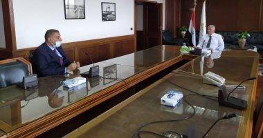 وزير الرى يجتمع مع رئيس قطاع حماية النيل لاستعراض موقف إزالة التعديات