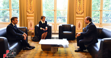 الرئيس السيسى وماكرون يعقدان جلسة مباحثات مغلقة بقصر الإليزيه