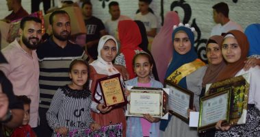 تكريم 150 طالبا وطالبة من حفظة القرآن الكريم بقرية النويرة ببنى سويف