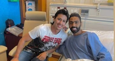 عمرو جمال يزور حسين الشحات فى قطر بعد إجراء جراحة غضروف الركبة