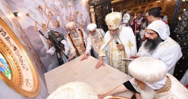البابا تواضروس يدشن كنيسة القيامة بحى الظاهر فى القاهرة