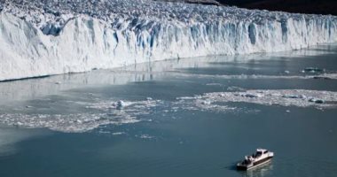 دراسة تحذر من ذوبان الغطاء الجليدى فى شمال شرق جرينلاند بسرعة كبيرة 