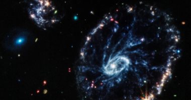 شاهد.. أحدث صور تلسكوب جيمس ويب مجرة ​​عجلة العربة بتفاصيل مذهلة
