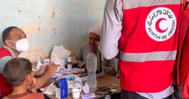 قوافل الهلال الأحمر تقدم خدماتها لـ 658 مستفيدا بـ 3 قرى فى شمال سيناء 