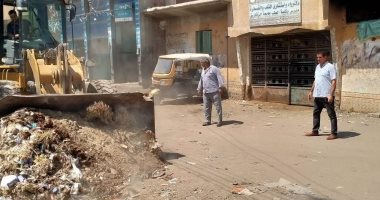 الجيزة: رفع المخلفات بمنطقة كعابيش استجابة لشكاوى المواطنين