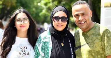 محمود عبد المغنى برحلة مع زوجته وابنته: أحلى حاجة فى الدنيا "صور"