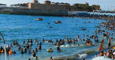السياحة والمصايف: نسبة الإشغال 100% على شواطئ الإسكندرية.. صور