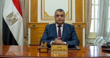 وزير الدولة للإنتاج الحربى يتابع سير العمل بالعاصمة الإدارية ويهنئ العاملين بالعيد