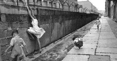 البدء فى بناء جدار برلين 1961.. ماذا حدث؟