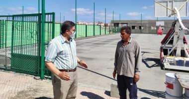 رئيس جامعة دمياط يتابع أعمال المساحات الخضراء الجديدة.. صور