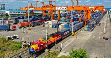 تسجيل 10 آلاف رحلة قطار شحن بين الصين وأوروبا خلال 2022