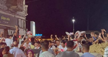 جمهور الزمالك يحتفل بالدورى فى شوارع الإسكندرية.. فيديو وصور