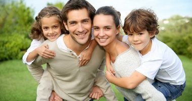 فكر وخد خطوة.. 5 فوائد تعود على الأسرة عند الاكتفاء بإنجاب طفلين فقط
