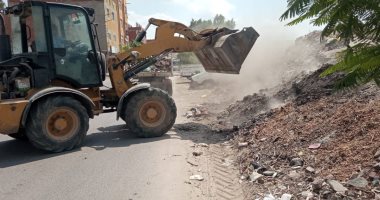 استكمال أعمال النظافة والإنارة والتصدِّي للتعديات في أبو صوير بالإسماعيلية