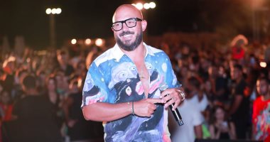 محمود العسيلي يتألق في حفل غنائي بالعلمين الجديدة.. صور