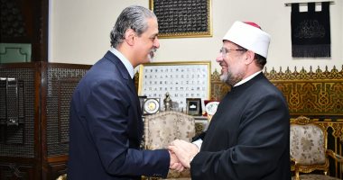 وزير الأوقاف يلتقى سفير مصر بالسودان ويؤكد دور الوزارة فى نشر الفكر الوسطى