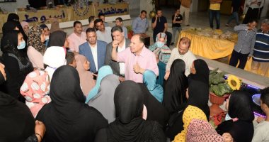 محافظ أسيوط يشهد توزيع لحوم ضمن مبادرة "من المصريين للمصريين"