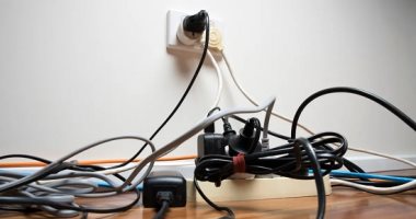 4 حلول لإخفاء الأسلاك الكهربائية.. تخلصك من الفوضى وتزيد الأمان