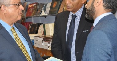 مدير مكتبة الإسكندرية يتفقد مركز توثيق التراث الحضارى والطبيعى بالقرية الذكية
